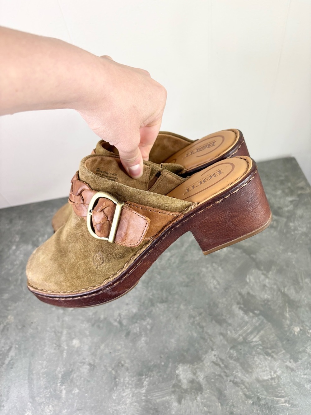 Born tru heeled mule clogs suede leather buckle brown olive size 8 women’s - Picture 6 of 9